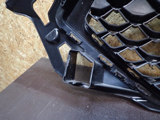 MASKA SEAT ATECA REDIZAJN 575853654M MASKA SEAT ATECA REDIZAJN 575853654M