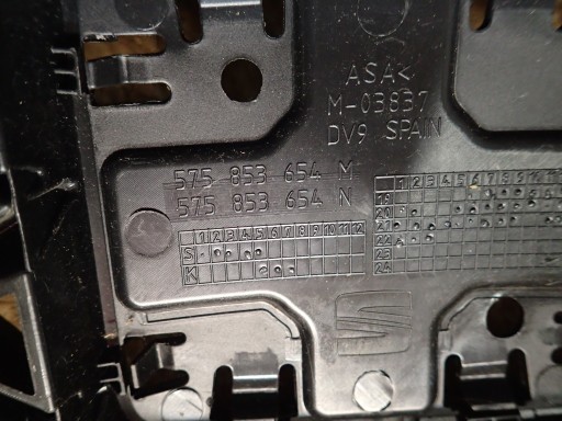 MASKA SEAT ATECA REDIZAJN 575853654M MASKA SEAT ATECA REDIZAJN 575853654M