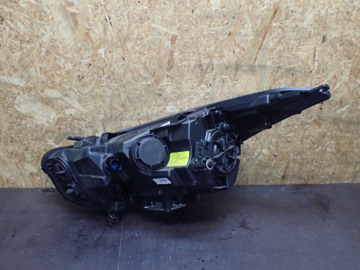 LAMPA FAR PREDNJA STRANA DESNA HYUNDAI I40 REDIZAJN XENON LED