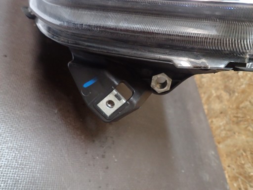 LAMPA FAR PREDNJA STRANA DESNA IVECO DAILY 14-
