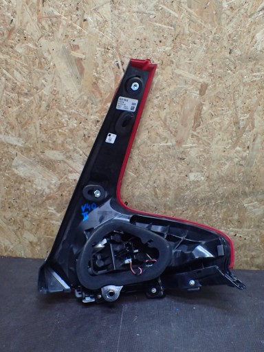 LAMPA FAR ZADNJI LIJEVA STRANA VOLVO V40 12- 31395344