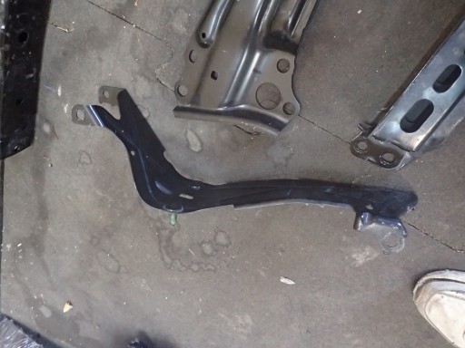 DOLJNI VEZNI LIM MOST GREDA AURIS COROLLA RAV 4 LEXUS