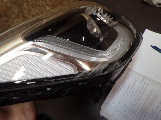 LAMPA FAR PREDNJA STRANA DESNA KIA SOUL II 2 REDIZAJN XENON LED
