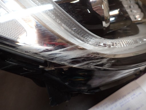 LAMPA FAR PREDNJA STRANA DESNA KIA SOUL II 2 REDIZAJN XENON LED