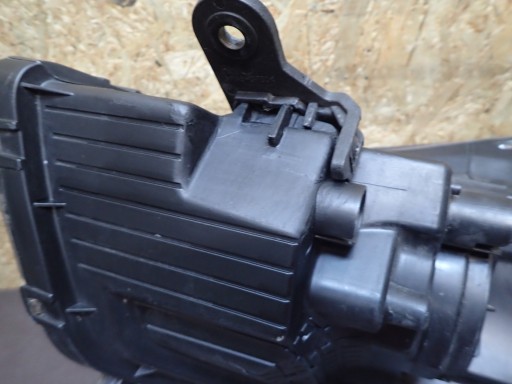 LAMPA FAR PREDNJA STRANA DESNA HYUNDAI IX20 IX 20