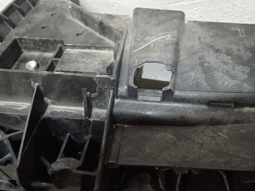 VEZNI LIM PREDNJA STRANA RENAULT TRAFIC OPEL VIVARO 14-