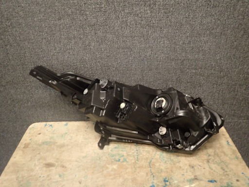 LAMPA FAR PREDNJA STRANA LIJEVA HONDA HRV HR V FULL LED