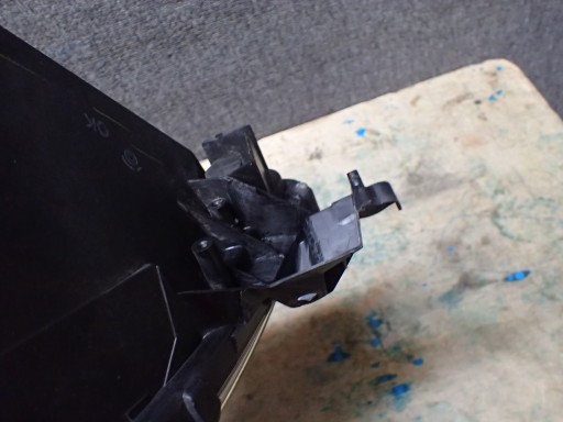 LAMPA FAR PREDNJA STRANA DESNA TOYOTA PRIUS REDIZAJN