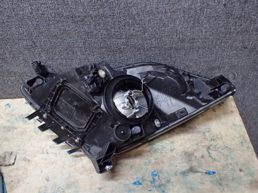 LAMPA FAR PREDNJA STRANA DESNA TOYOTA PRIUS REDIZAJN