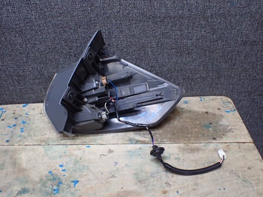 LAMPA FAR ZADNJI LIJEVA STRANA NISSAN X TRAIL T32 LAMPA FAR ZADNJI LIJEVA STRANA NISSAN X TRAIL T32