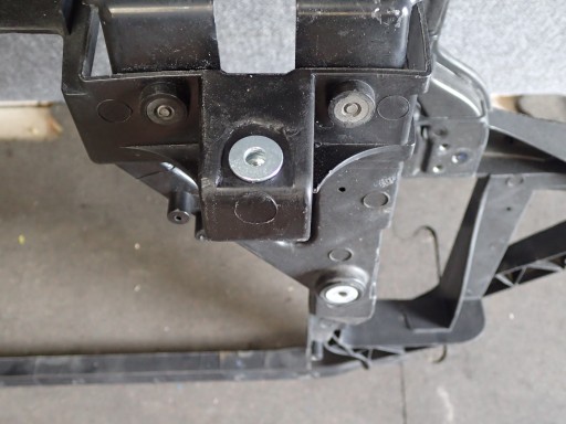 VEZNI LIM PREDNJA STRANA BMW X3 E83 VEZNI LIM PREDNJA STRANA BMW X3 E83