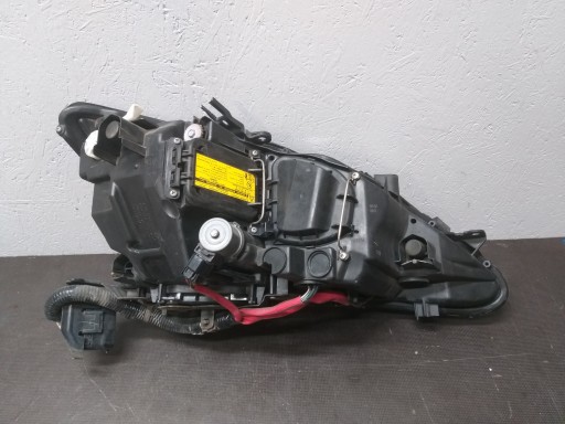 LAMPA FAR LAMPE FAROVI  PREDNJA STRANA LEXUS IS II 2 05-09 XENON