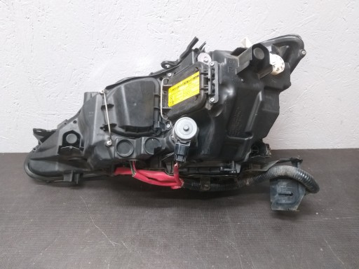 LAMPA FAR LAMPE FAROVI  PREDNJA STRANA LEXUS IS II 2 05-09 XENON