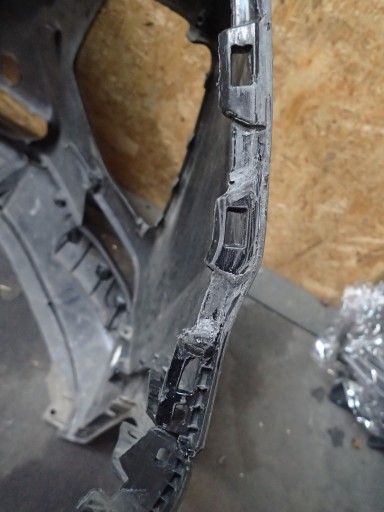 BRANIK PREDNJA STRANA HYUNDAI SANTA FE 18-20