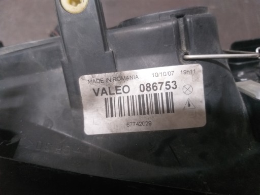 LAMPA FAR LAMPE FAROVI PREDNJA STRANA VW GOLF IV 4 VALEO LAMPA FAR LAMPE FAROVI PREDNJA STRANA VW GOLF IV 4 VALEO