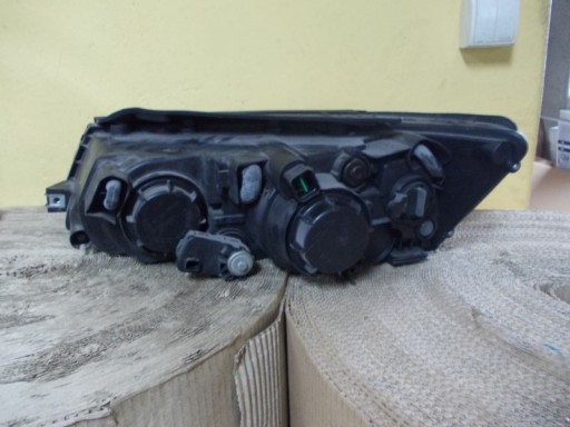 LAMPA FAR PREDNJA STRANA DESNA HYUNDAI SONATA 05-09