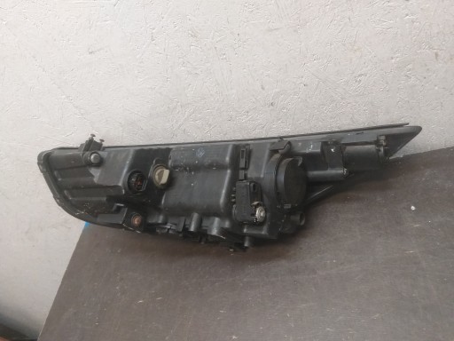 LAMPA FAR PREDNJA STRANA DESNA HYUNDAI IX35 IX 35 REDIZAJN LEČA LED LAMPA FAR PREDNJA STRANA DESNA HYUNDAI IX35 IX 35 REDIZAJN LEČA LED