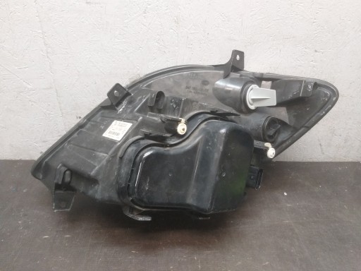 LAMPA FAR PREDNJA STRANA DESNA MERCEDES SPRINTER W906 06-14 A9068200261 LAMPA FAR PREDNJA STRANA DESNA MERCEDES SPRINTER W906 06-14 A9068200261