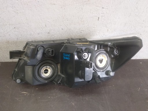 LAMPA FAR PREDNJA STRANA DESNA FIAT FREEMONT DODGE JOURNEY LAMPA FAR PREDNJA STRANA DESNA FIAT FREEMONT DODGE JOURNEY