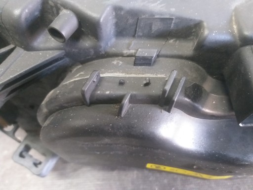 LAMPA FAR PREDNJA STRANA LIJEVA VOLVO S80 V70 REDIZAJN XENON 31420013