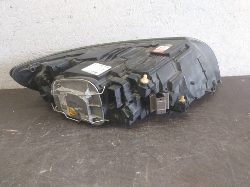 LAMPA FAR LAMPE FAROVI  PREDNJA STRANA DESNA LIJEVA VOLVO S40 V50 REDIZAJN XENON 31265710 31265709
