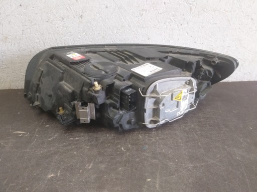 LAMPA FAR LAMPE FAROVI  PREDNJA STRANA DESNA LIJEVA VOLVO S40 V50 REDIZAJN XENON 31265710 31265709