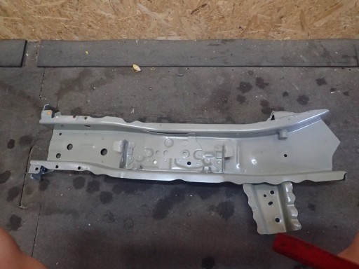 ČETVRTINA DESNA STRANA AURIS AVENSIS LEXUS CT 5702702020