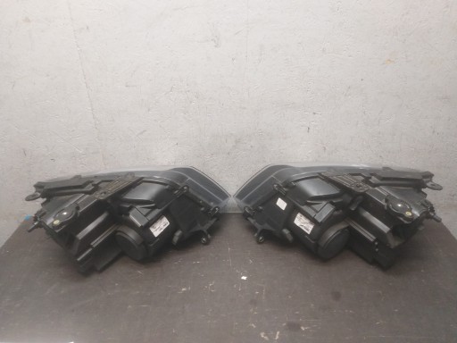 LAMPA FAR LAMPE FAROVI  PREDNJA STRANA DESNA LIJEVA VW AMAROK VALEO