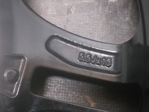 FELGA ALUMINIJSKA SMART RENAULT TWINGO 5,5J 15 FELGA ALUMINIJSKA SMART RENAULT TWINGO 5,5J 15
