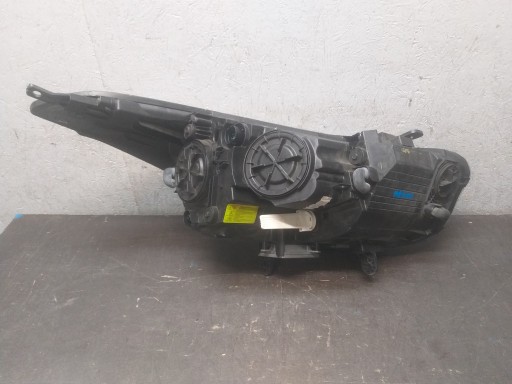 LAMPA FAR PREDNJA STRANA LIJEVA HYUNDAI I40 XENON LED 92101-3Z105