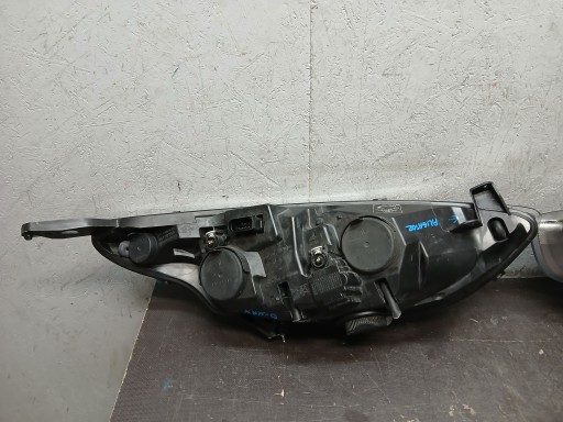 LAMPA FAR LAMPE FAROVI  PREDNJA STRANA DESNA LIJEVA FORD B MAX 12- AV11-13W029AF AV11-13W030AF
