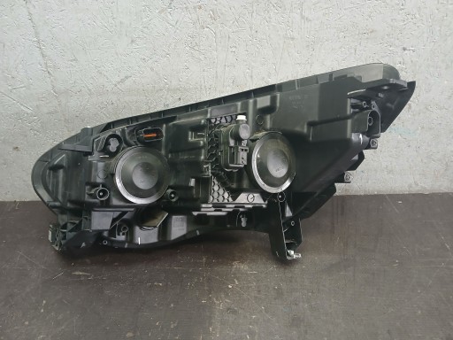 LAMPA FAR PREDNJA STRANA DESNA RENAULT SCENIC IV 4 LEČA 260100943R LAMPA FAR PREDNJA STRANA DESNA RENAULT SCENIC IV 4 LEČA 260100943R