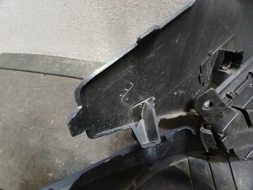 BRANIK PREDNJA STRANA KIA RIO IV 4 REDIZAJN 20- BRANIK PREDNJA STRANA KIA RIO IV 4 REDIZAJN 20-