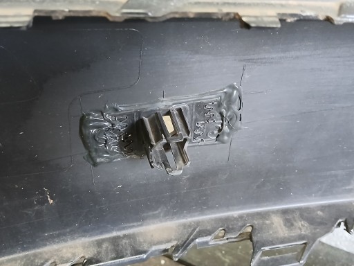 BRANIK PREDNJA STRANA VW PASSAT B7 BRANIK PREDNJA STRANA VW PASSAT B7