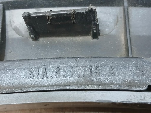 BLATOBRAN PREDNJA STRANA DESNA LAJSNA POKLOPAC AUDI Q2 81A 81A853718A