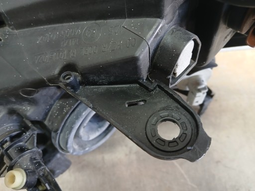 LAMPA FAR PREDNJA STRANA DESNA DACIA DOKKER 260102414R