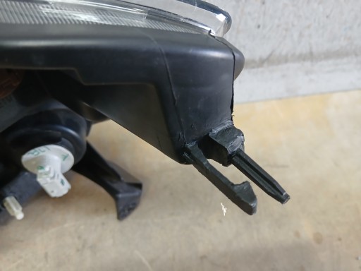 LAMPA FAR PREDNJA STRANA DESNA DACIA DOKKER 260102414R