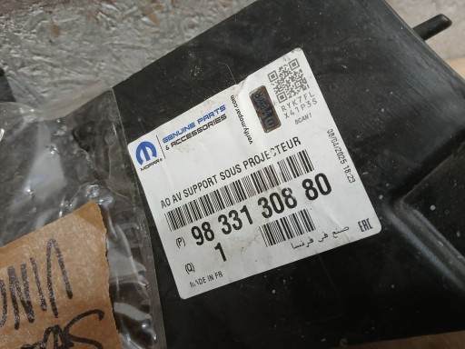 NOSAČ LAMPE FAROVI  LIJEVA STRANA PREDNJA OPEL ZAFIRA REDIZAJN VIVARO C 9833130880