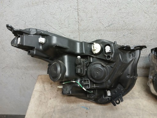 LAMPA FAR LAMPE FAROVI  PREDNJA STRANA DESNA LIJEVA CITROEN C1 II 2 14- LEČA 81150-0H170