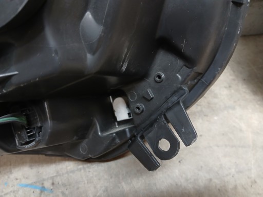 LAMPA FAR LAMPE FAROVI  PREDNJA STRANA DESNA LIJEVA CITROEN C1 II 2 14- LEČA 81150-0H170