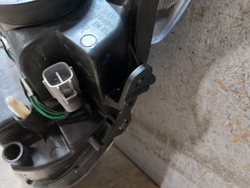 LAMPA FAR LAMPE FAROVI  PREDNJA STRANA DESNA LIJEVA CITROEN C1 II 2 14- LEČA 81150-0H170