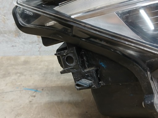 LAMPA FAR PREDNJA STRANA DESNA MAZDA CX3 CX-3 CX 3 FULL LED 10PIN D10E-51030