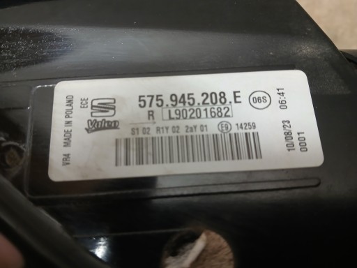LAMPA FAR ZADNJI DESNA STRANA SEAT ATECA REDIZAJN 575945208E 575945308F
