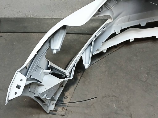 BRANIK PREDNJA STRANA FORD MUSTANG VI 6 REDIZAJN USA 18-