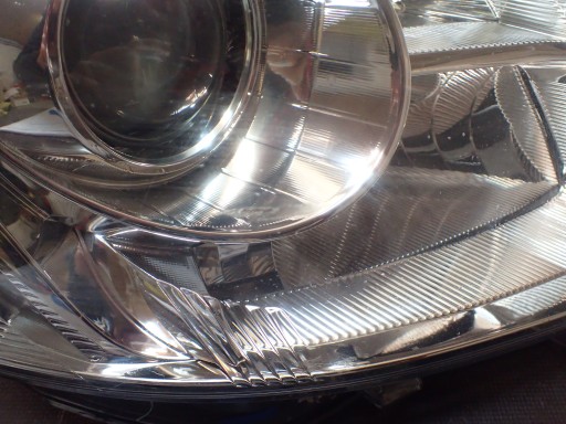 LAMPA FAR PREDNJA STRANA DESNA TOYOTA AVENSIS T27 LEČA LAMPA FAR PREDNJA STRANA DESNA TOYOTA AVENSIS T27 LEČA