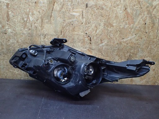 LAMPA FAR PREDNJA STRANA DESNA TOYOTA AVENSIS T27 LEČA LAMPA FAR PREDNJA STRANA DESNA TOYOTA AVENSIS T27 LEČA
