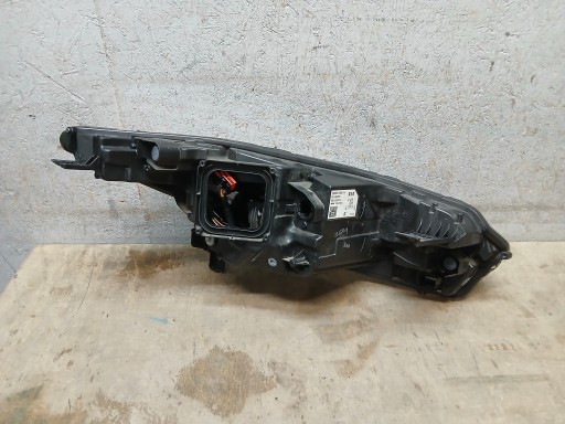 LAMPA FAR PREDNJA STRANA LIJEVA RENAULT ZOE REDIZAJN FULL LED 260609388R LAMPA FAR PREDNJA STRANA LIJEVA RENAULT ZOE REDIZAJN FULL LED 260609388R