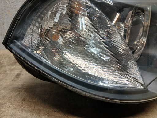 LAMPA FAR PREDNJA STRANA DESNA BMW X3 E83 REDIZAJN XENON 7162194-05 LAMPA FAR PREDNJA STRANA DESNA BMW X3 E83 REDIZAJN XENON 7162194-05
