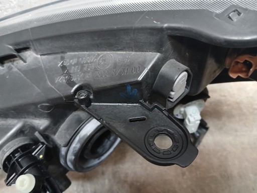 LAMPA FAR PREDNJA STRANA DESNA DACIA DOKKER 260102814R LAMPA FAR PREDNJA STRANA DESNA DACIA DOKKER 260102814R