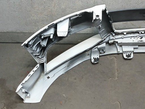 BRANIK PREDNJA STRANA AUDI TT RS 8J0 06-14 BRANIK PREDNJA STRANA AUDI TT RS 8J0 06-14